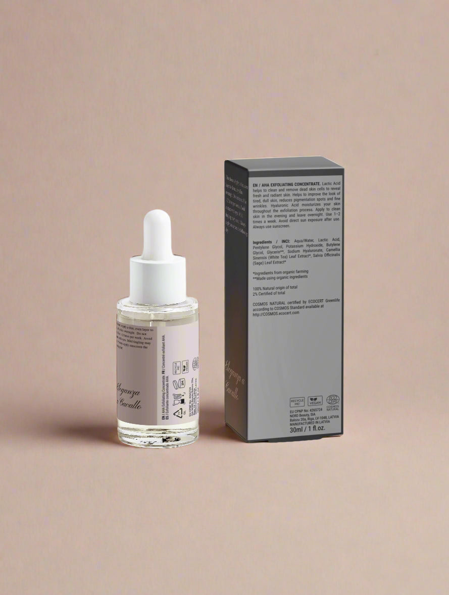 Rinova serum bottle with dropper and its packaging on a light gray background